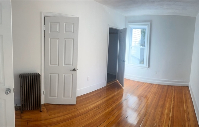 3 beds, 1 bath, 1,200 sqft, $3,100, Unit 1