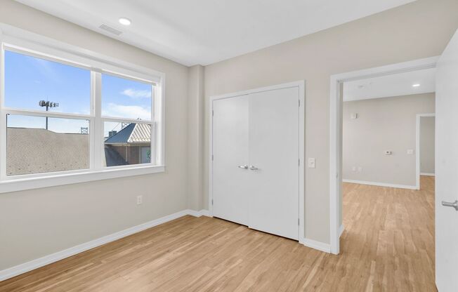 2 beds, 1 bath, 913 sqft, $3,660, Unit 707