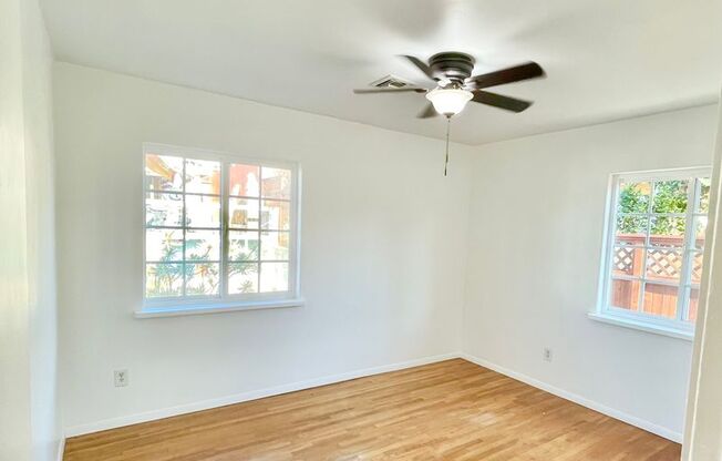 2 beds, 1 bath, 1,000 sqft, $2,995, Unit 4631 Narragansett Ave.