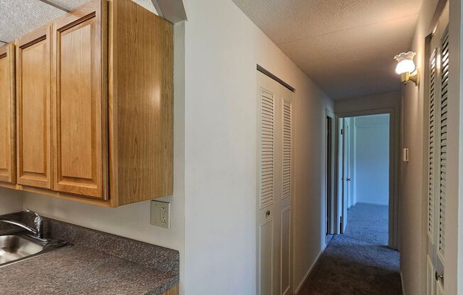2 beds, 1 bath, 900 sqft, $1,525, Unit 317