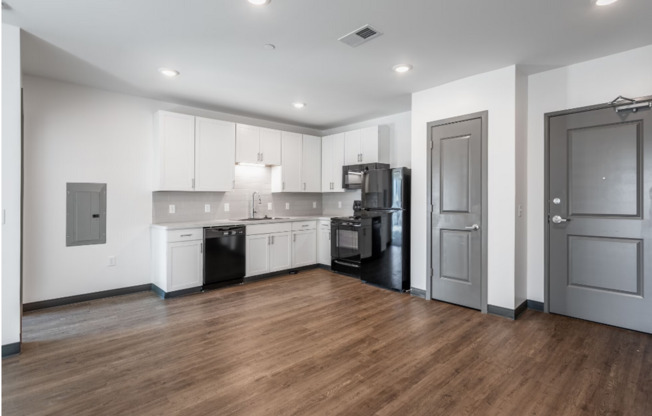 2 beds, 2 baths, 987 sqft, $1,750, Unit 412