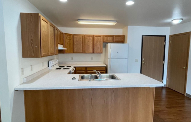 3 beds, 2 baths, 1,200 sqft, $1,300, Unit TE218X-118