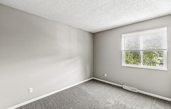 3 beds, 1.5 baths, 1,204 sqft, $1,599