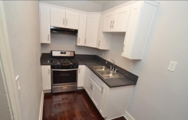 Studio, 1 bath, 450 sqft, $1,295, Unit B