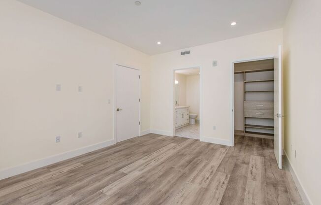 2 beds, 2 baths, 1,299 sqft, $4,250, Unit 204