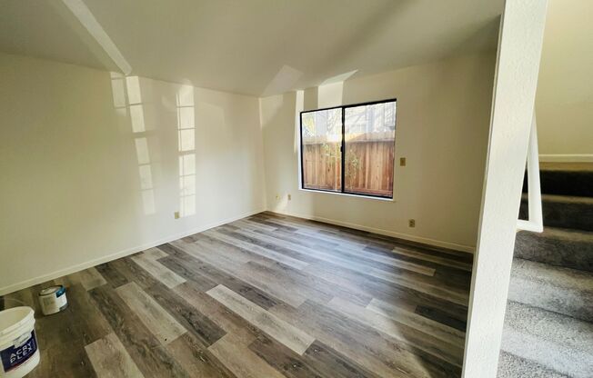 $250 off the 1st months rent -  Apartment in Old Town Elk Grove