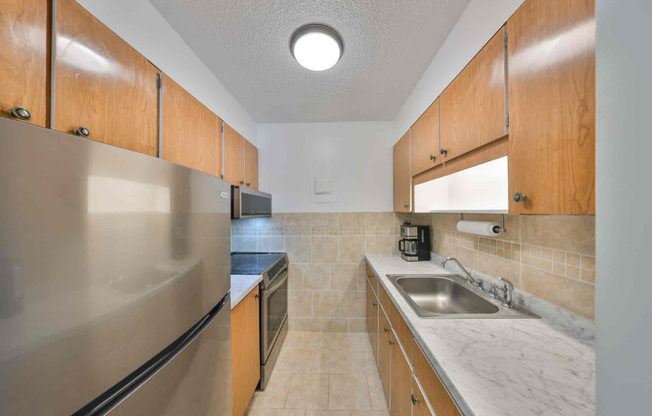 525 9 AVE N