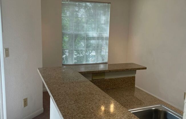 1 bed, 1 bath, 754 sqft, $1,350, Unit 1424