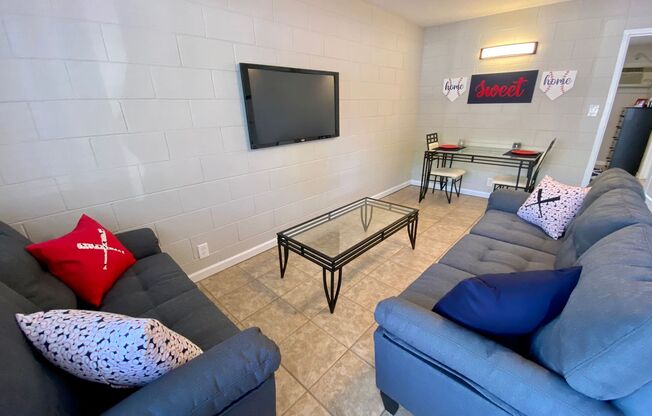 PENSACOLA ARMS: One Bedroom Apartments in the Heart of FSU's Campus