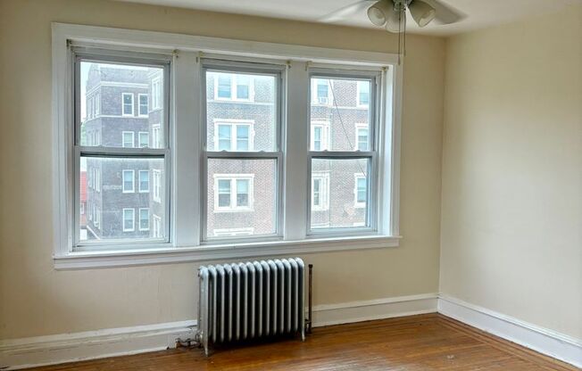 1 bed, 1 bath, 650 sqft, $1,175, Unit 4827-D2