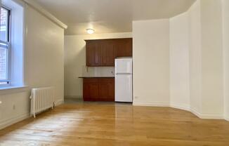 1 bed, 1 bath, 600 sqft, $3,300, Unit 2-B