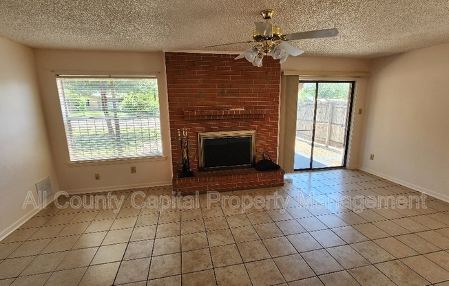 8511 WOODSTONE DR