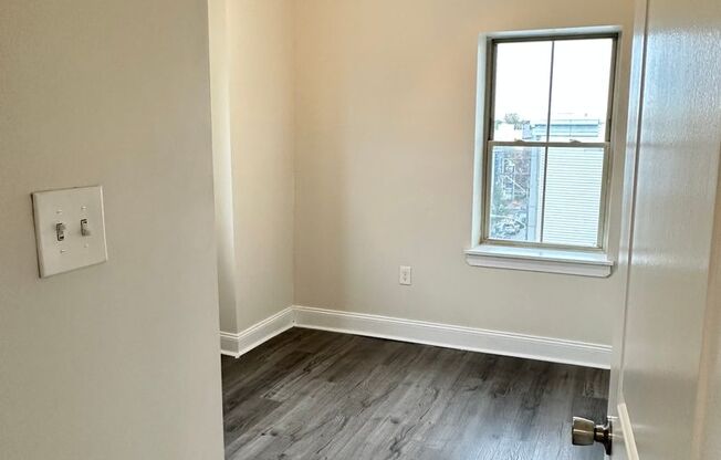 2 beds, 1 bath, 600 sqft, $1,375