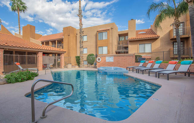 Welcome to Catalina Crossing Apartments