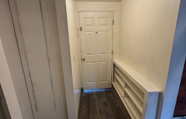 1 bed, 1 bath, 400 sqft, $850, Unit 21