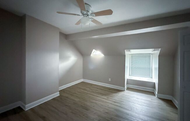 3 beds, 1 bath, 936 sqft, $1,350, Unit 7