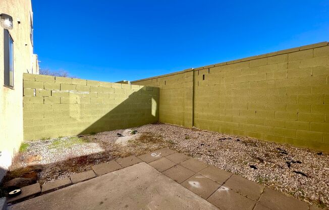 2 beds, 1.5 baths, 800 sqft, $995, Unit Unit 22