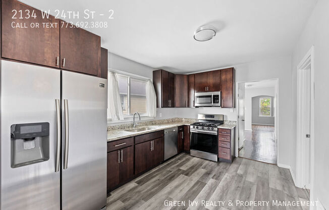 2134 W 24 ST