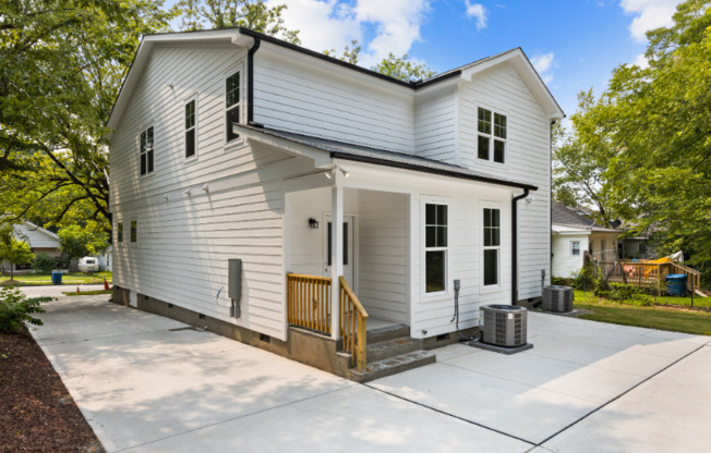 214 N GUTHRIE