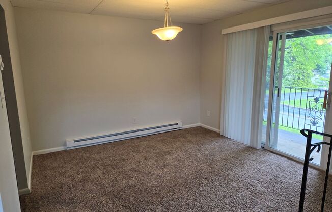 2 beds, 1 bath, 780 sqft, $1,625, Unit D06
