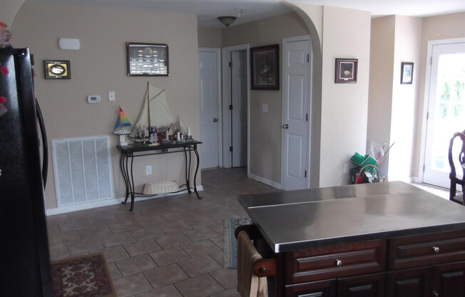 3 beds, 2.5 baths, $1,850