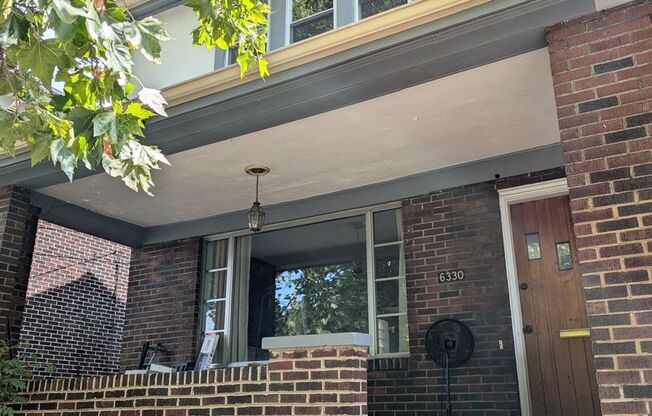 Cozy 3 bedroom 1 Bathroom Home (Squirrel Hill South)