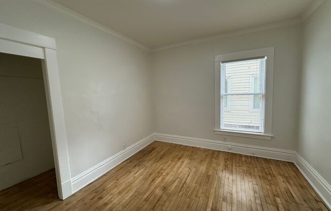 2 beds, 1 bath, $1,095, Unit Apt 1