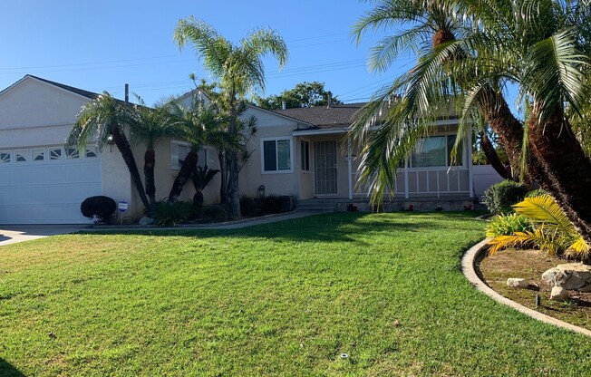 Beautiful 3 bedroom 1 bathroom single story family home in La Mirada