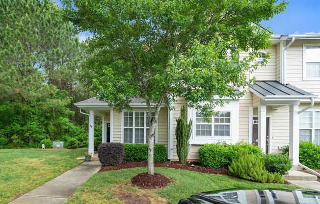 Sunlit 3-Bedroom End Unit Townhome in Durham!