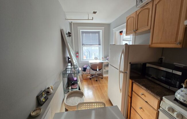 Studio, 1 bath, $2,200, Unit 27