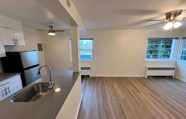 1 bed, 1 bath, 614 sqft, $1,350, Unit 120