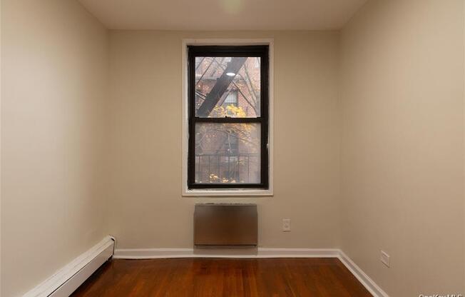 1275 E 51 ST