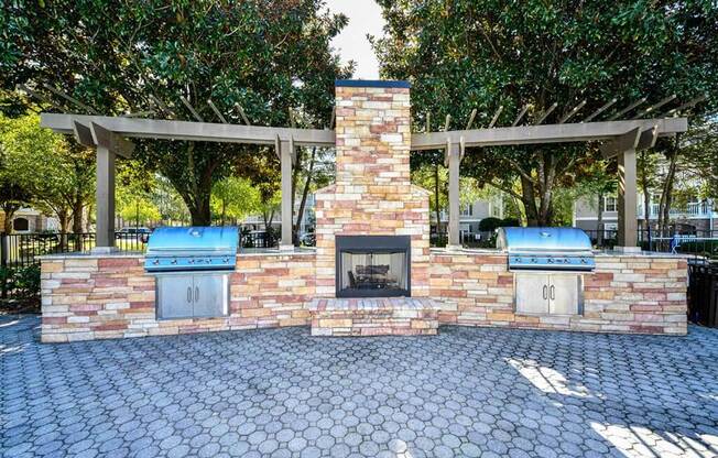 Picnic and BBQ Area, at Crestmark Apartment Homes, Lithia Springs, GA