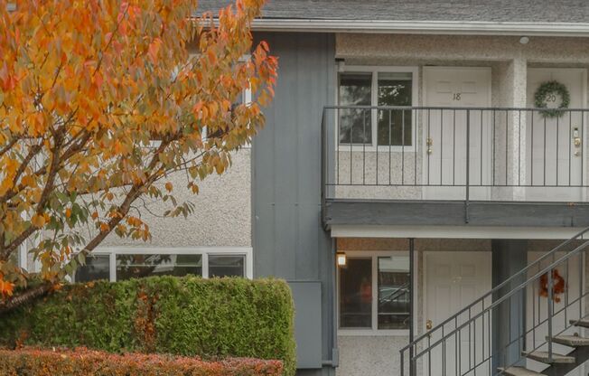 Spacious updated 2 Bedroom in Edmonds