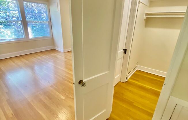 Studio, 1 bath, 365 sqft, $1,195, Unit 306