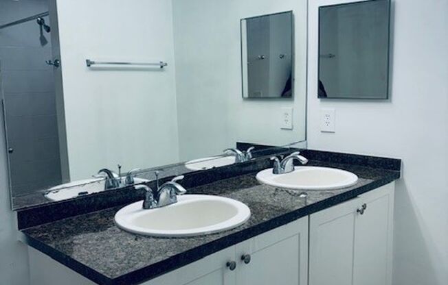 3 beds, 2 baths, 1,700 sqft, $3,050, Unit 08-203