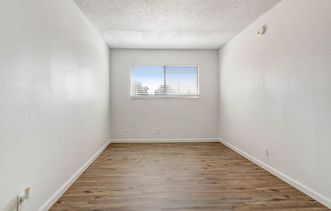 2 beds, 1 bath, $2,550