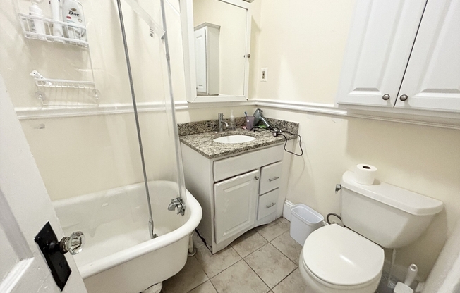 Studio, 1 bath, $2,500, Unit 25