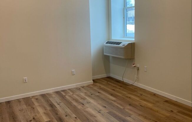 Studio, 1 bath, $960, Unit 111