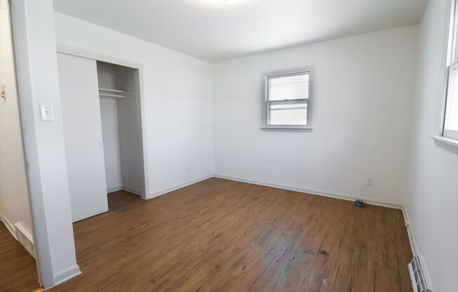 3 beds, 1 bath, 1,330 sqft, $1,295, Unit 1719 6th ave unit 2