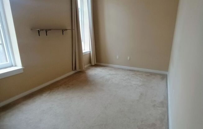 2 beds, 1.5 baths, 1,136 sqft, $1,477, Unit 107