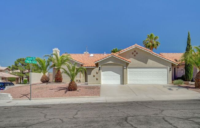 Remodeled Single Story, 4 Bedroom Home in Desert Shores