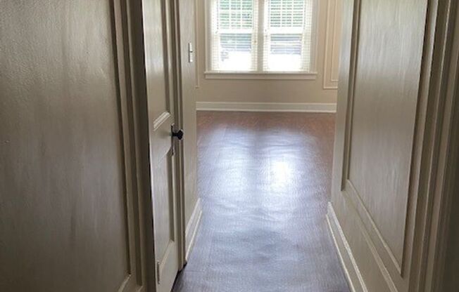 Studio, 1 bath, 300 sqft, $950, Unit 108