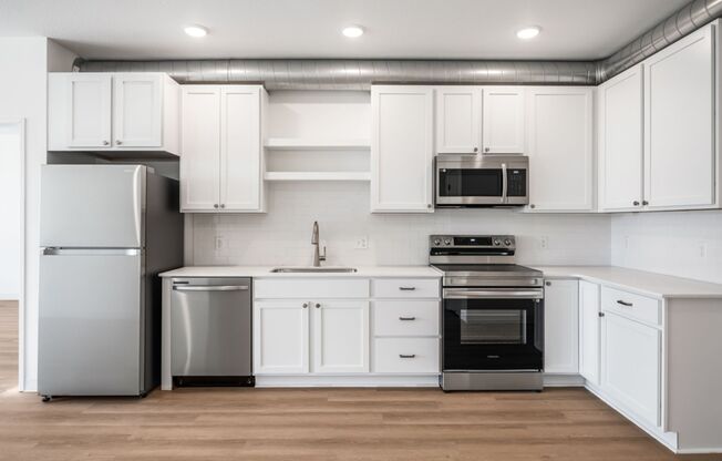 2 beds, 2 baths, 1,324 sqft, $2,200, Unit 333