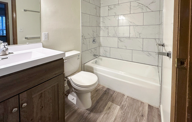 2 Bed / 1 Bath - 1,000 SF - Remodeled Bathroom