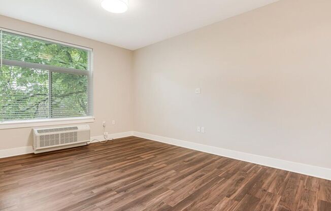 2 beds, 1 bath, 751 sqft, $1,995, Unit 305