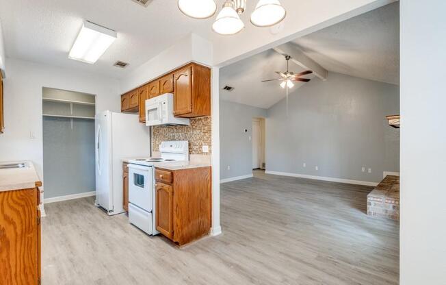6001 OLD MALL CT