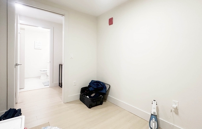 1 bed, 1.5 baths, 914 sqft, $4,200, Unit 802