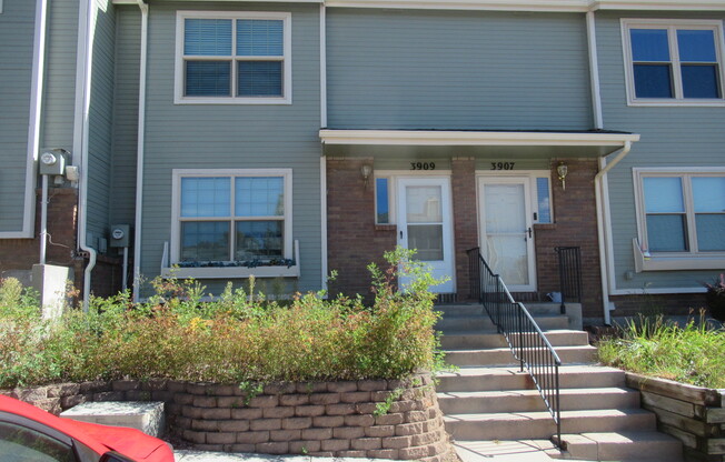 3909 SMOKE TREE DR
