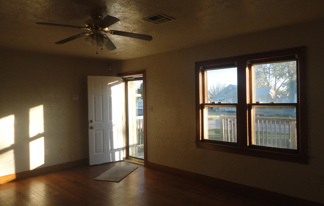 3 beds, 2 baths, $750